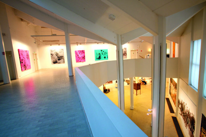 Poikilo-museoiden näyttelytila kuvattuna ylhäältä alaspäin.